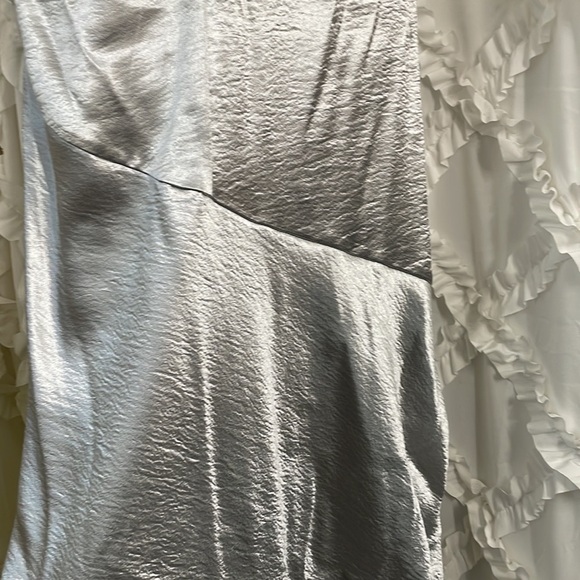 56 long satin silver metallic dress cross event back gown runway homecoming prom - Picture 4 of 4